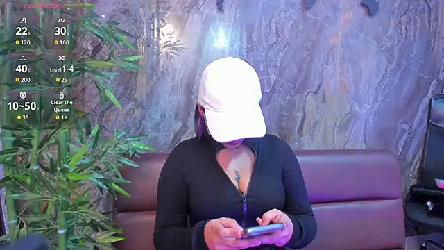 Alahia Dangelo online show from 11/17/25, 05:30