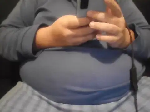 Snapshot of DBento0702 chatting on 01/25/25, 08:10 DBento0702 online show from 01/25/25, 08:10