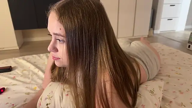 endlesssoffi online show from 04/18/26, 07:29