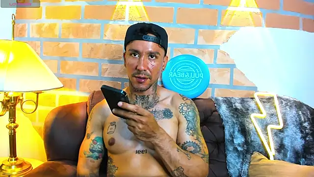 Dylanstonne online show from 03/12/25, 08:41