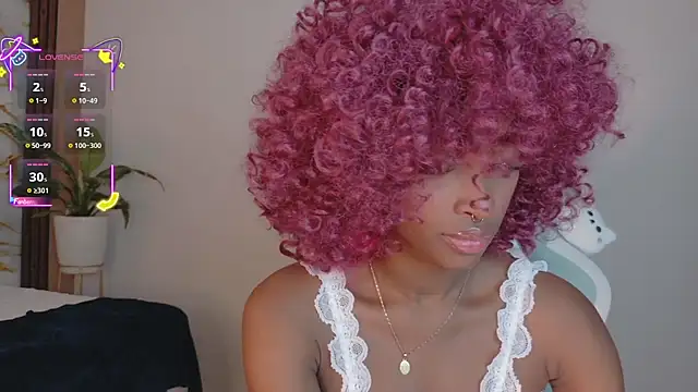 ahvi ebony online show from 04/12/26, 01:49