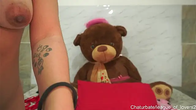 Snapshot of LeagueOfLovers chatting on 12/03/24, 03:30 LeagueOfLovers online show from 12/03/24, 03:30