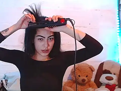 Snapshot of kendall-storm chatting on 09/15/25, 12:43 kendall-storm online show from 09/15/25, 12:43