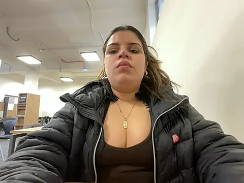 Snapshot of kittygatita48 chatting on 06/19/26, 03:05 kittygatita48 online show from 06/19/26, 03:05