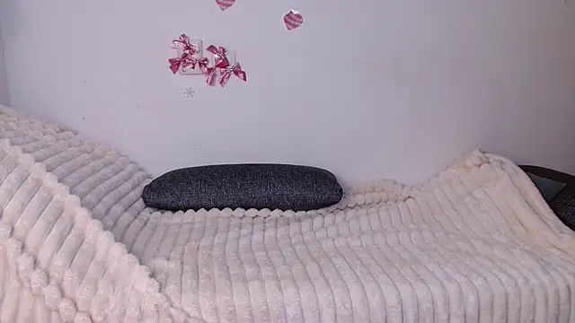 bellaa love  online show from 04/01/26, 12:11