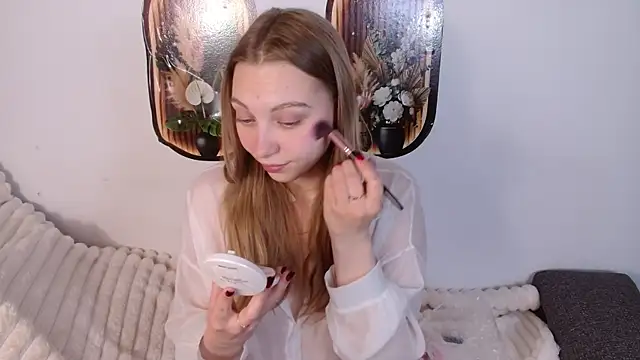 bellaa love  online show from 05/12/26, 12:41