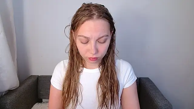 Snapshot of bellaa_love_ chatting on 06/30/26, 11:50 bellaa love online show from 06/30/26, 11:50