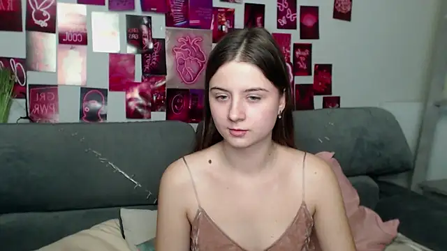 MilanaRoza online show from 10/18/25, 04:52