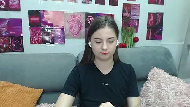 Snapshot of MilanaRoza chatting on 04/24/26, 04:53 MilanaRoza online show from 04/24/26, 04:53
