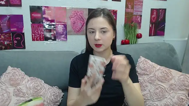 Snapshot of MilanaRoza chatting on 04/26/26, 05:05 MilanaRoza online show from 04/26/26, 05:05