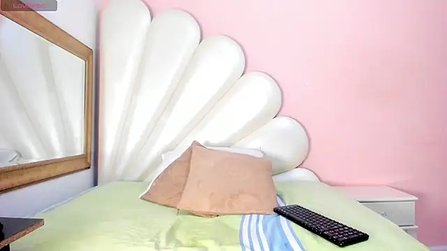 Snapshot of Ally_Parkeer_ chatting on 02/27/25, 05:36 Ally Parkeer online show from 02/27/25, 05:36