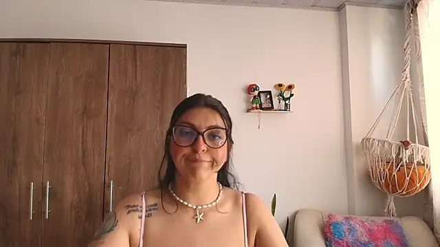 Snapshot of Vioolletta chatting on 07/24/26, 03:54 Vioolletta online show from 07/24/26, 03:54