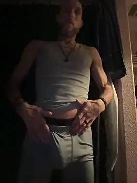 Snapshot of WhiteChocolateSwirlz chatting on 03/05/26, 04:08 WhiteChocolateSwirlz online show from 03/05/26, 04:08