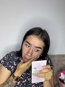 Im Valen Cute online show from 12/21/24, 01:36