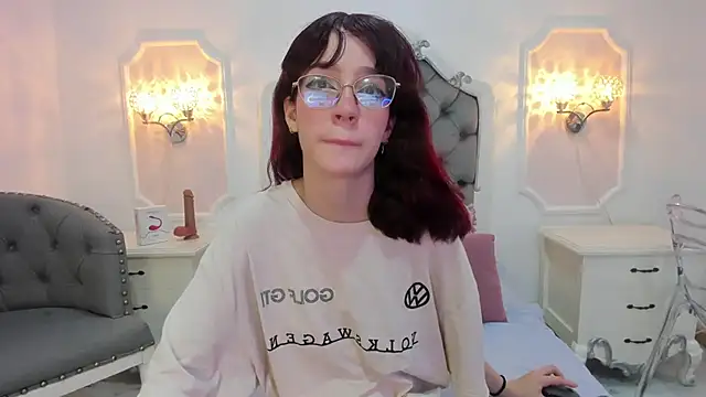 Snapshot of Nastya_Fantasy chatting on 02/25/25, 11:19 Nastya Fantasy online show from 02/25/25, 11:19