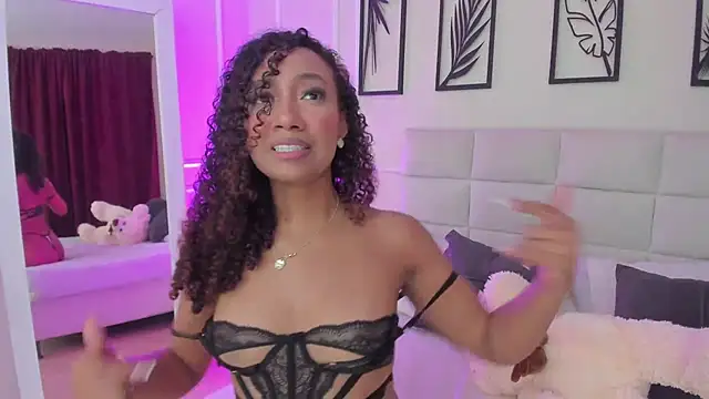 Amber  Sanchez online show from 03/04/25, 06:47