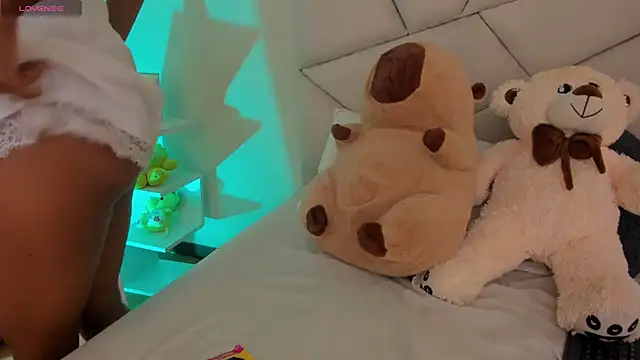 Amber  Sanchez online show from 03/17/25, 01:35