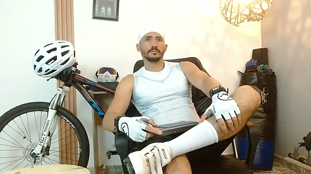 Reiko 85  online show from 09/18/25, 02:30