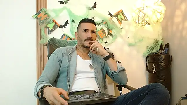 Reiko 85  online show from 10/14/25, 03:02