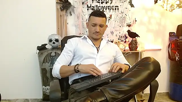 Reiko 85  online show from 11/01/25, 07:38