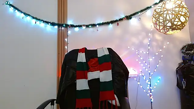 Reiko 85  online show from 12/18/25, 02:34