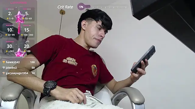 Snapshot of Dyla_n18 chatting on 02/18/25, 02:27 Dyla n18 online show from 02/18/25, 02:27
