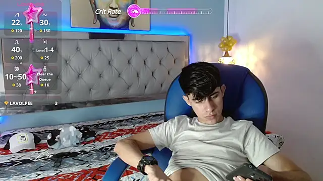 Snapshot of Dyla_n18 chatting on 02/22/25, 02:17 Dyla n18 online show from 02/22/25, 02:17