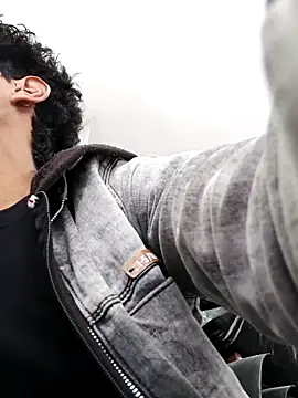 alexander32r online show from 09/15/25, 06:08