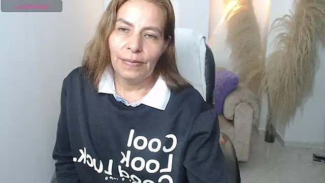 Milf karlye online show from 01/17/26, 01:43