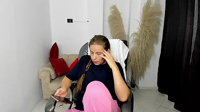 Milf karlye online show from 03/15/26, 04:07