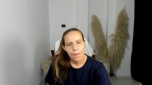 Milf karlye online show from 03/18/26, 03:42