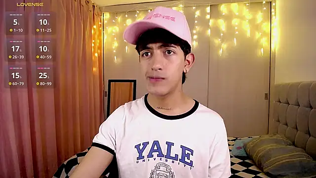 Snapshot of teobowny_ chatting on 12/14/24, 10:07 teobowny online show from 12/14/24, 10:07