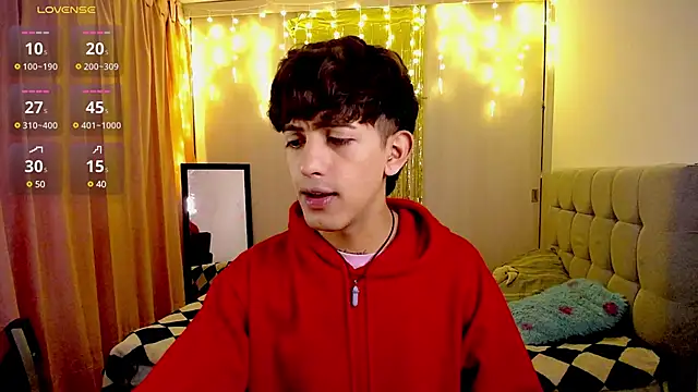 Snapshot of teobowny_ chatting on 12/30/24, 10:12 teobowny online show from 12/30/24, 10:12