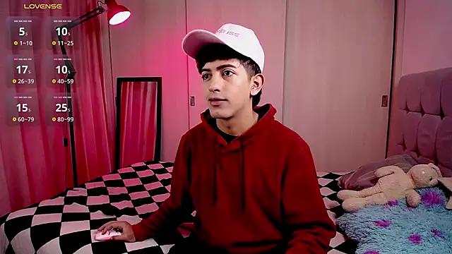 Snapshot of teobowny_ chatting on 01/03/25, 01:36 teobowny online show from 01/03/25, 01:36