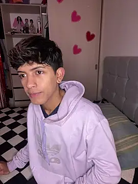 Snapshot of teobowny_ chatting on 02/05/25, 01:54 teobowny online show from 02/05/25, 01:54