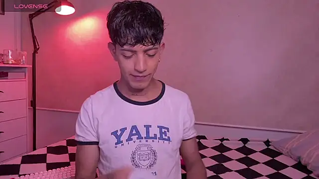 Snapshot of teobowny_ chatting on 10/03/25, 01:02 teobowny online show from 10/03/25, 01:02