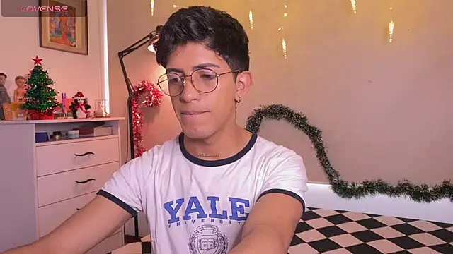 teobowny  online show from 12/17/25, 06:47