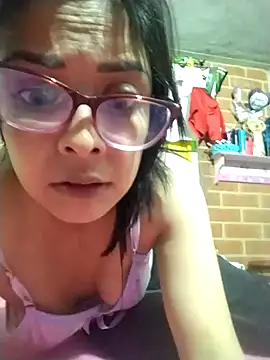 Vanessagirld online show from 12/17/24, 10:54