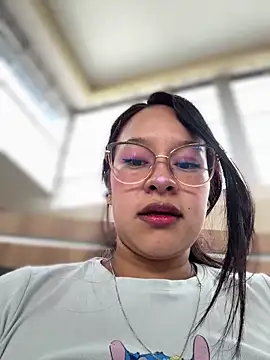 Liulee online show from 12/16/25, 04:34