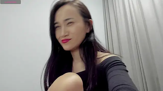 Snapshot of aenie chatting on 01/01/25, 01:26 aenie online show from 01/01/25, 01:26