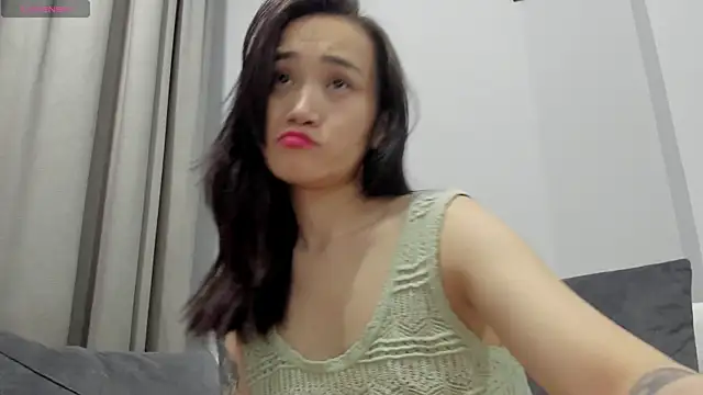 Snapshot of aenie chatting on 01/10/25, 12:15 aenie online show from 01/10/25, 12:15