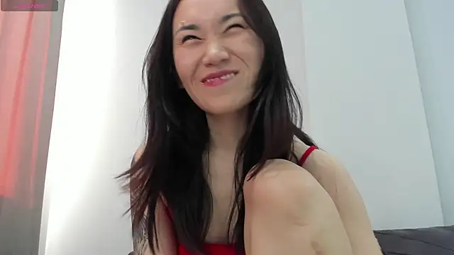 Snapshot of aenie chatting on 02/21/25, 08:51 aenie online show from 02/21/25, 08:51