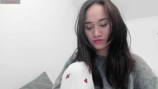 Snapshot of aenie chatting on 03/11/25, 08:20 aenie online show from 03/11/25, 08:20