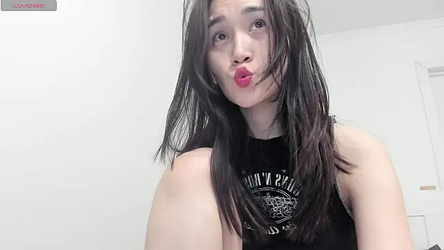 Snapshot of aenie chatting on 03/12/25, 03:07 aenie online show from 03/12/25, 03:07