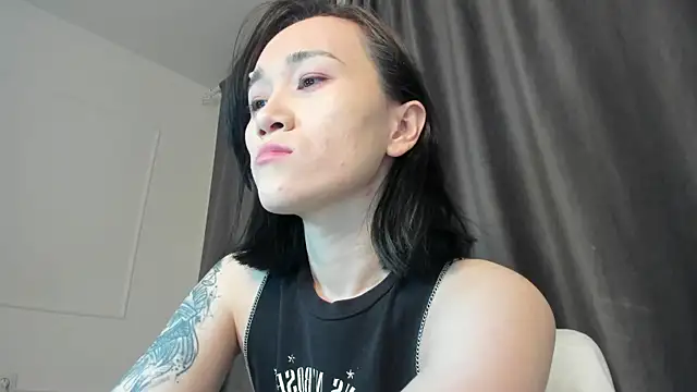 aenie online show from 12/19/25, 01:29