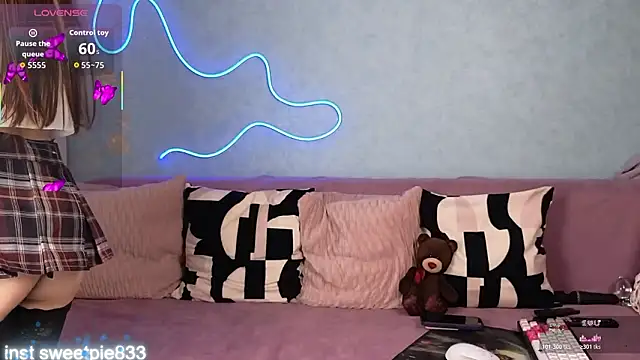 Snapshot of Anal_Girl_ chatting on 01/16/26, 04:44 Anal Girl online show from 01/16/26, 04:44