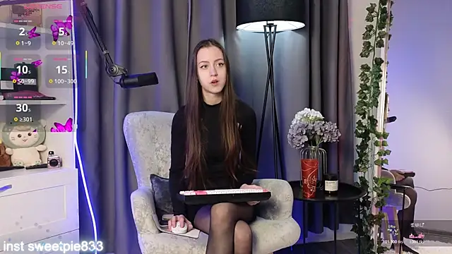 Snapshot of Anal_Girl_ chatting on 03/04/26, 04:46 Anal Girl online show from 03/04/26, 04:46