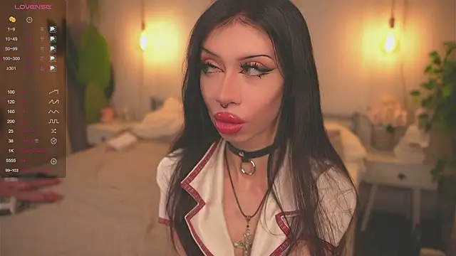 Snapshot of Devilsss_toy chatting on 10/18/25, 04:08 Devilsss toy online show from 10/18/25, 04:08