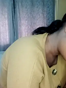 Luciouslips00 online show from 11/24/25, 07:30