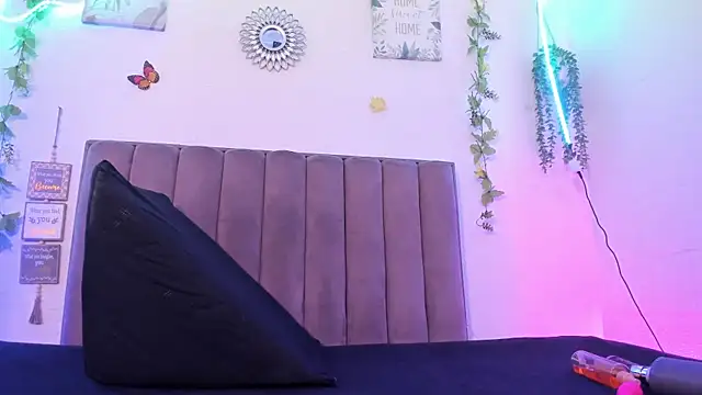 DeisyHarper online show from 10/30/25, 06:26